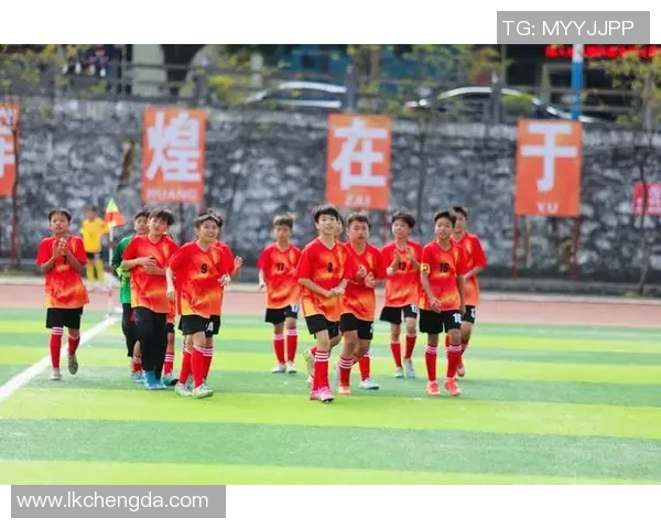 金利镇足球明星的崛起与梦想追逐之路揭秘